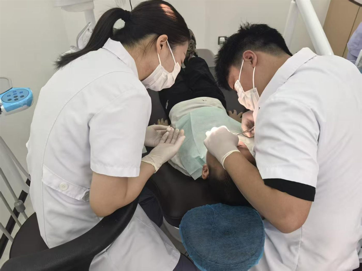 山海口腔照片墙